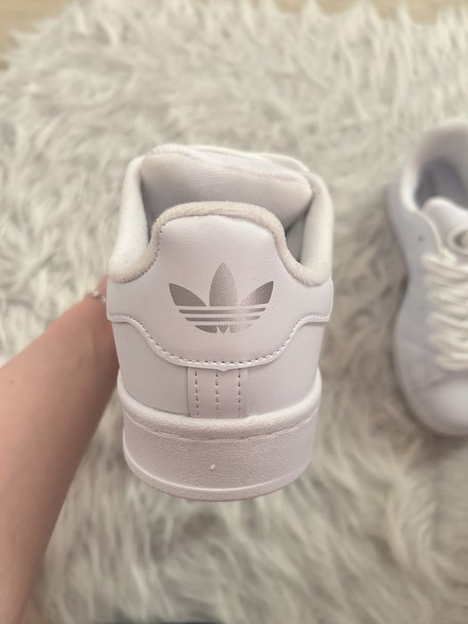 Нови Маратонки adidas campus