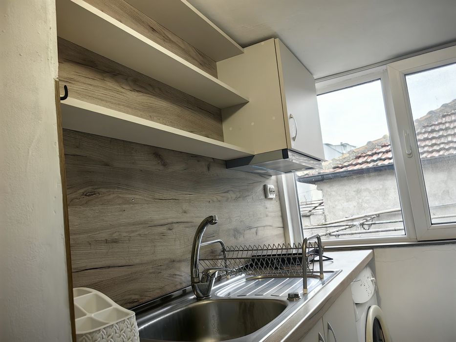 Дава се под наем Едностаен апартамент в Варна, Христо Ботев - 25 кв.м за 219.3 € - Снимка #2