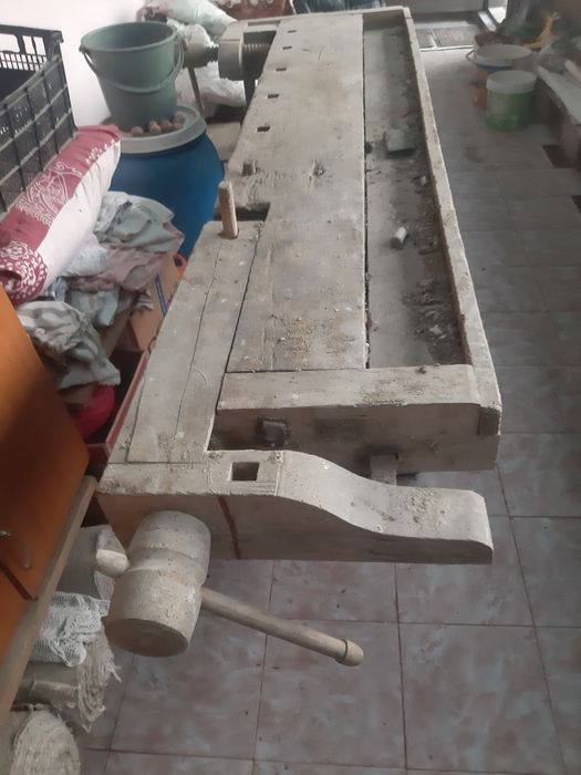 Masă de tâmplărie