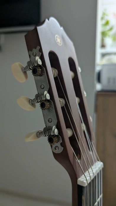 Акустическая гитара Yamaha