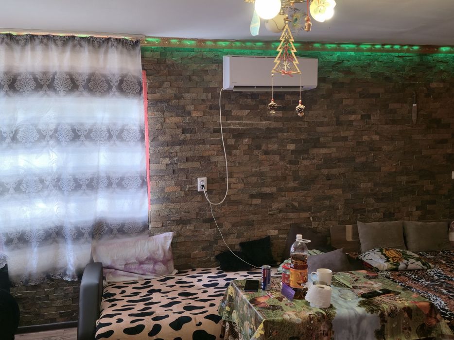 Продава се къща в С.Пудрия на  2 етажа  на 100 метра близо до центъра със собствен гараж  и голям двор