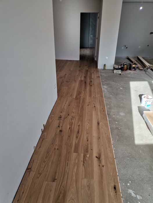Raschetez Parchet Masiv Montaj Stratificat SPC Mineral Plinta