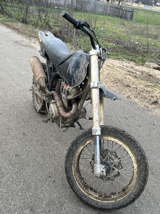 Vand cross 200cc s au schimb