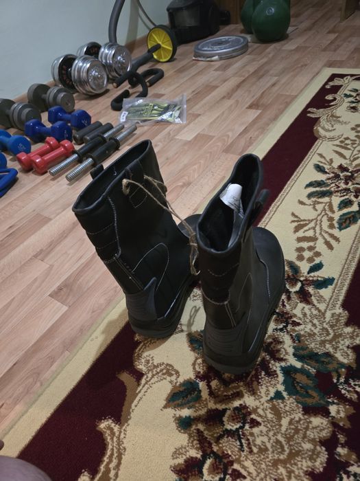 Продам рабочие летние сапоги