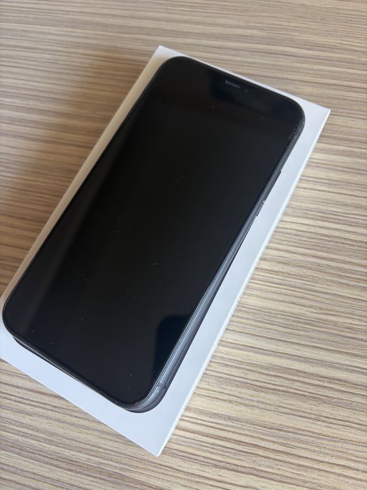 IPhone 11 64GB! Yetel.