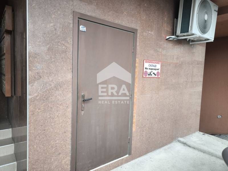 Търговско помещение под наем със статут на магазин за промишлени стоки