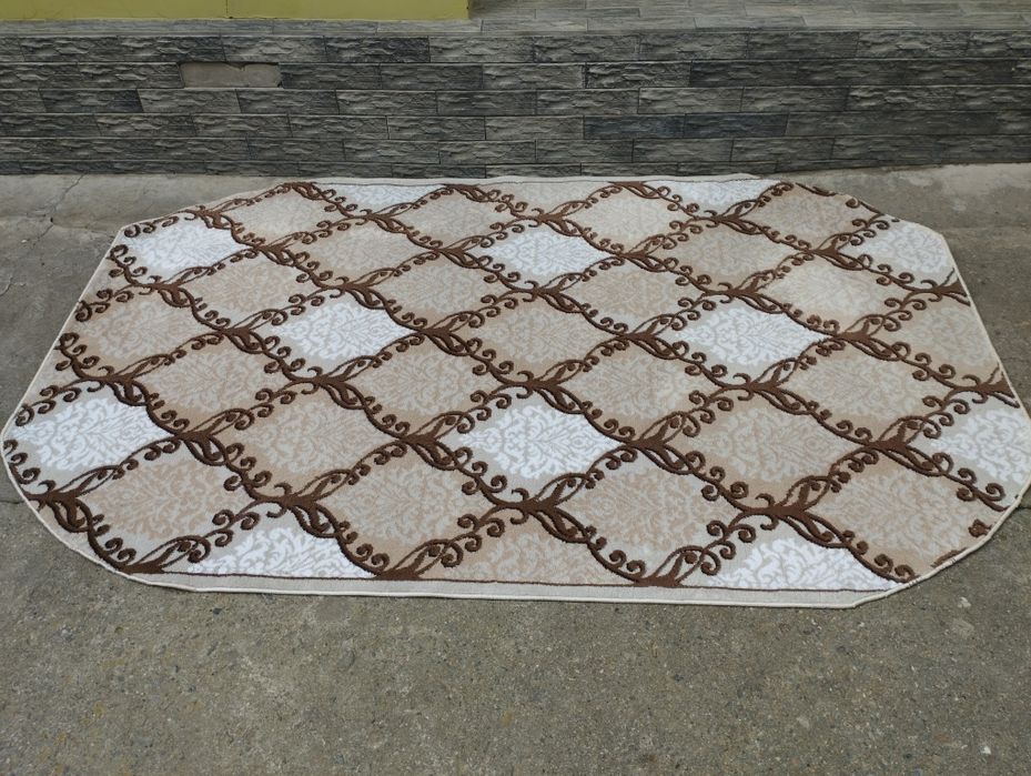 Продаётся ковер в хорошем состоянии