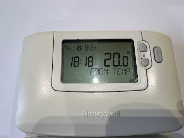 Termostat de camera fara fir, programabil Honeywell CM 927