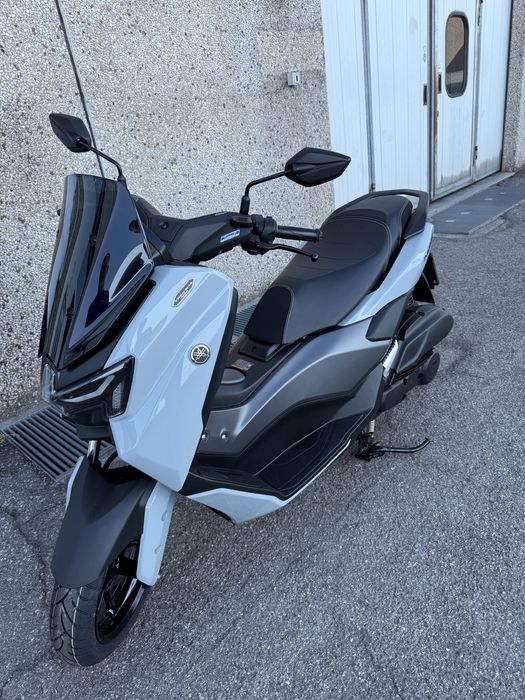 Scuter Yamaha NMax Tech Max 2025