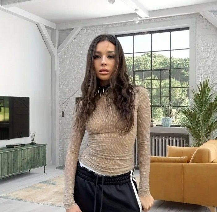 Bluza nude super model import Italia, accesorii metalice