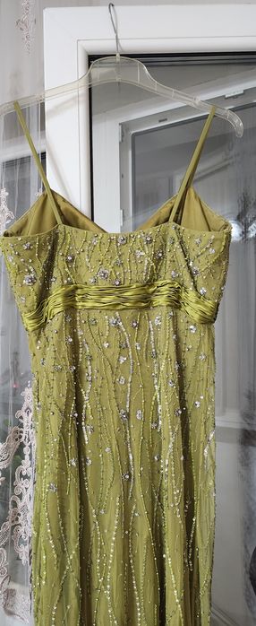 Vand rochie foarte eleganta