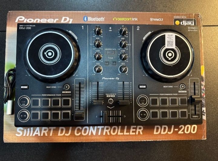 Vand Consola Pioneer DDJ 200 noua