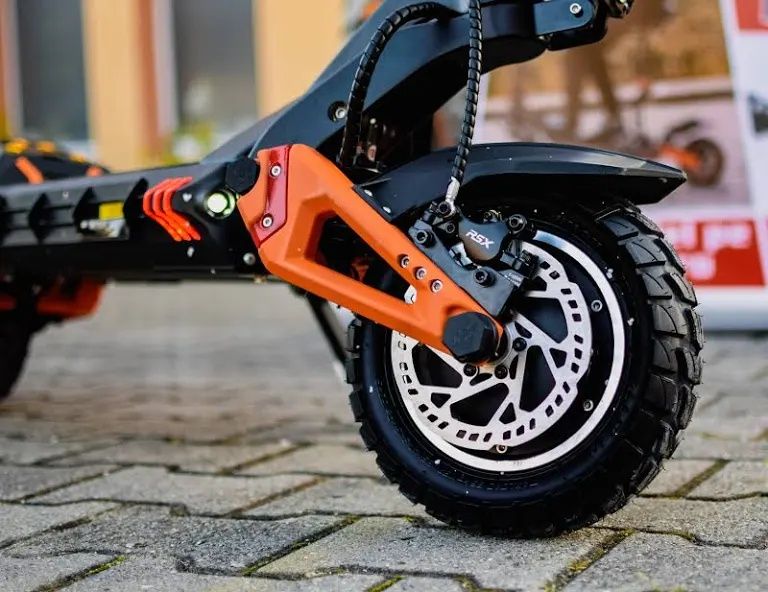 Trotineta electrica KUKIRIN G3 Pro noua sigilata 2400 W pliabila chie
