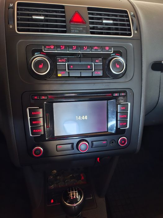 Volkswagen Touran 2.0 tdi 2012