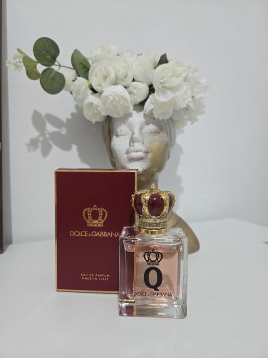 Apa de parfum  Q by Dolce & Gabbana