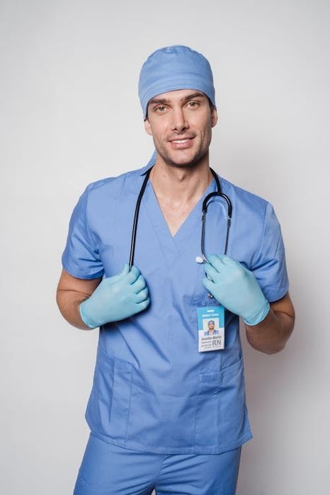 Ofer îngrijiri medicale si intervenții medicale la domiciliu