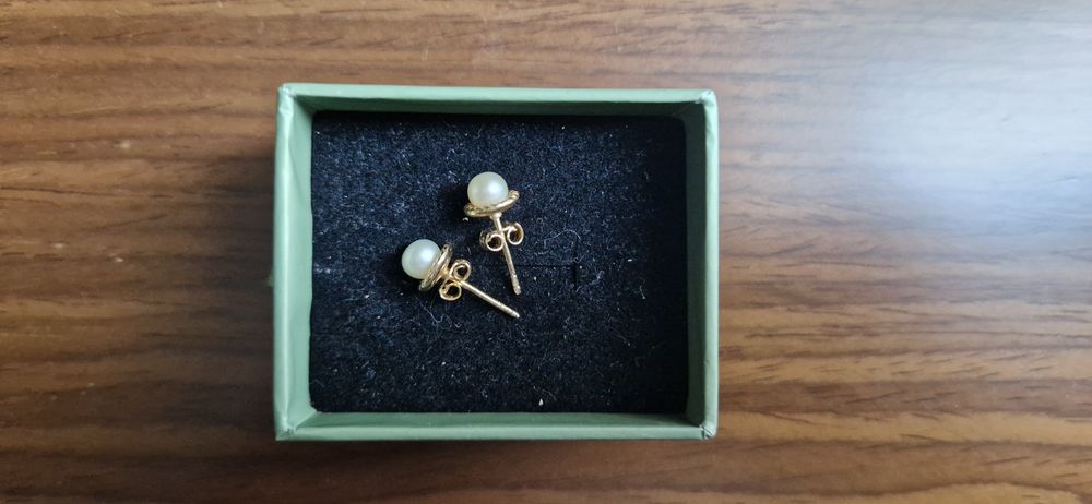 Златни обеци с перли