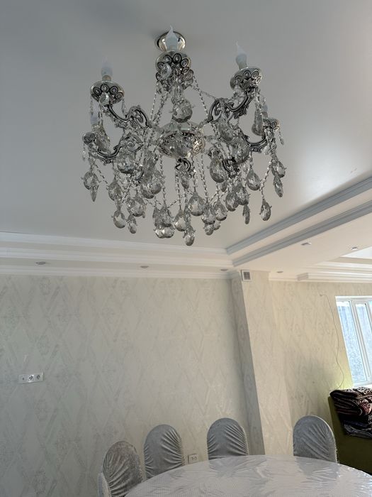 Люстра 8-ми рожковая