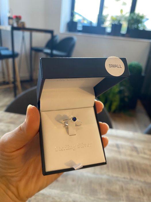 Сребърен пръстен със син камък