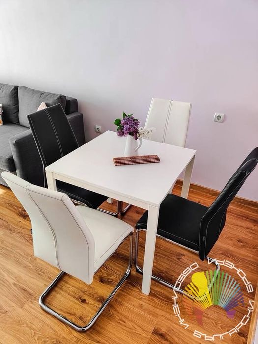 Дава се под наем Двустаен апартамент в Бургас, Лазур - 65 кв.м за 408 € - Снимка #1