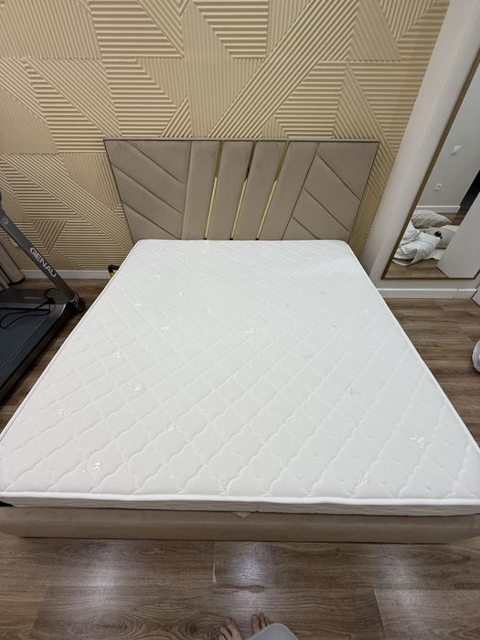 Продается Кровать с ортопедической матрасом