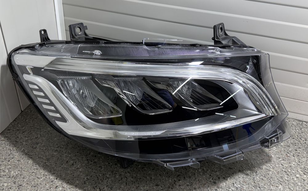 Far Mercedes Sprinter W907 W910