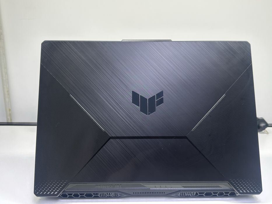 Asus intel core i5-11 SSD 512 Ram 8