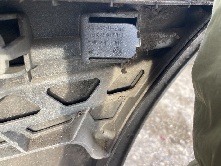 Оригинална предна броня за Голф 5 комби 2007- 2010