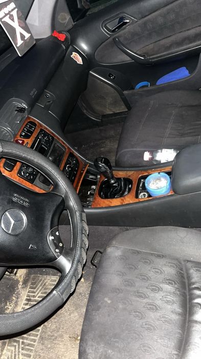 Продавам mercedes w203 на части 2,2 CDI
