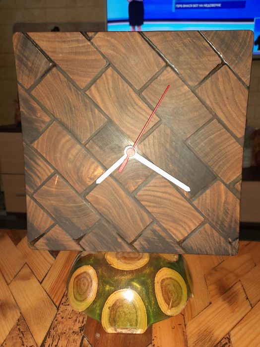 Настолен часовник