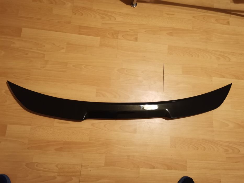 Eleron lip codita portbagaj BMW E60 M4 V Style negru lucios ABS
