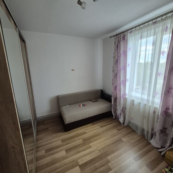 Vând apartament cu 3 camere