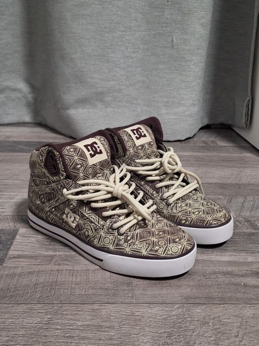 Дамски кецове DC