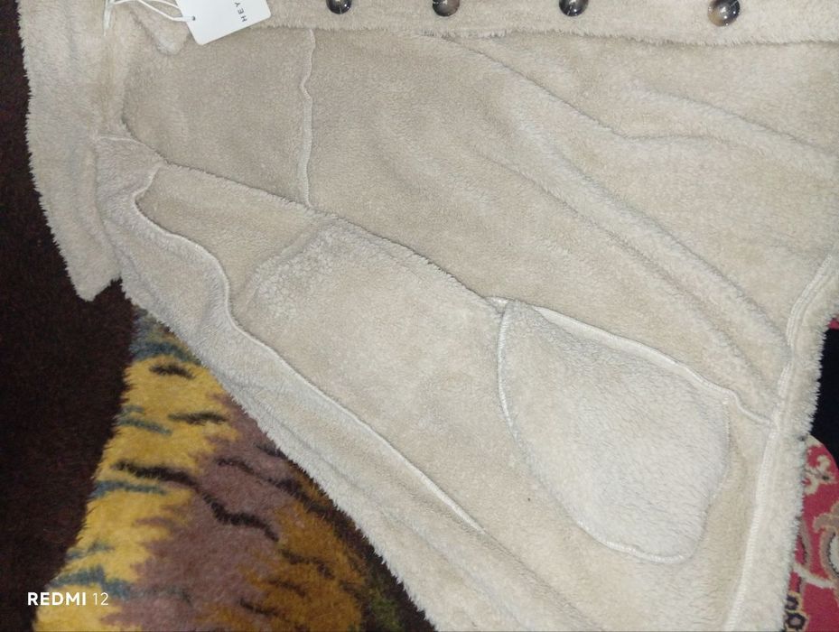 Teddi kurtka sotiladi