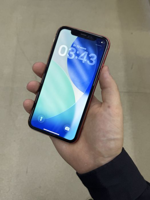 Продам iPhone 11 Red