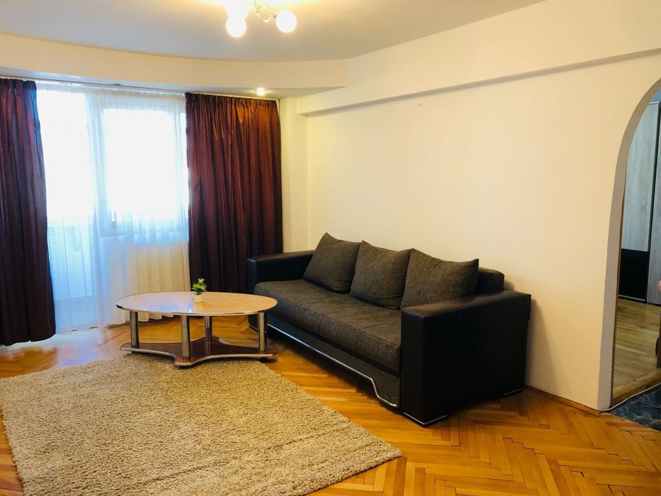 Ofer apartament spre închiriere