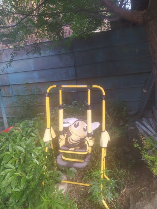 Продам детскую качелю