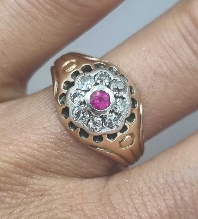 Superb inel vechi art nouveau aur 14 k , diamante si rubin naturale