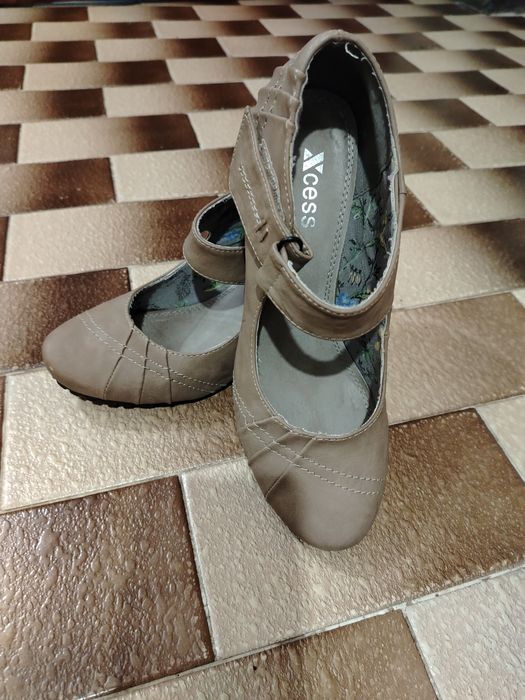 Дамски обувки с ток