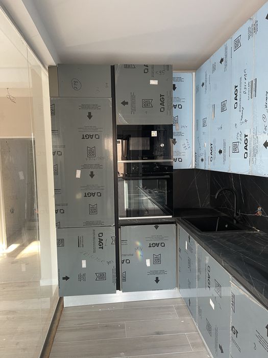 Vand mobila de bucatarie din mdf mat cu electrocasnice