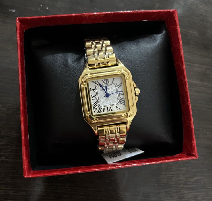 Часы квадратные Cartier