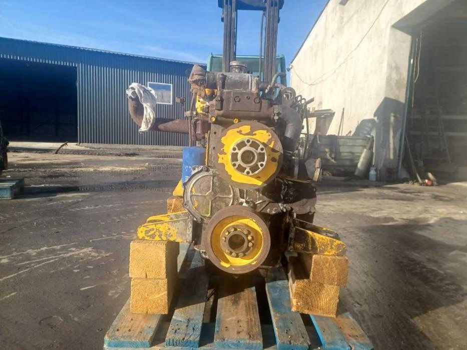 Motor Perkins in 6 cilindri , 100 kw