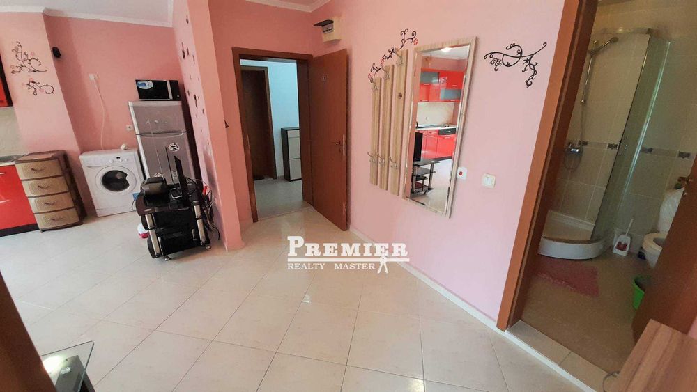 Продава се Двустаен апартамент в Свети Влас - 67 кв.м за 956 €/кв.м - Снимка #1