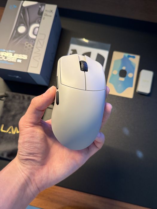 Продам игровую мышь Lamzu Maya X серого цвета