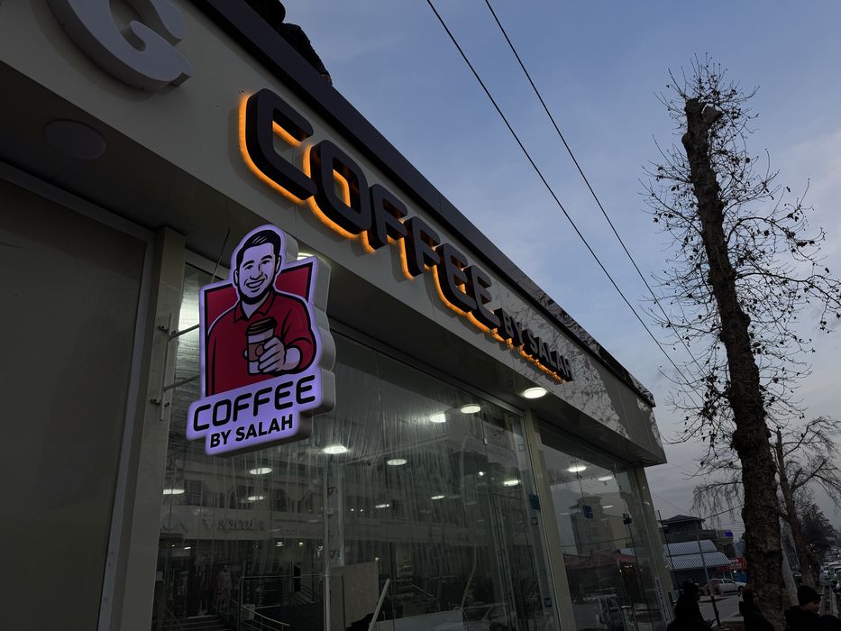 Reklama xizmati yonuvchi harflar