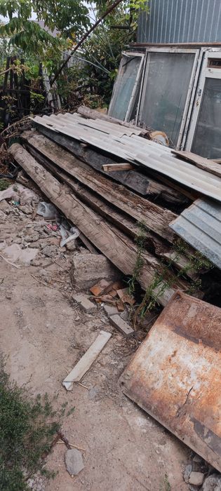 Продам столб и бревна для стройки