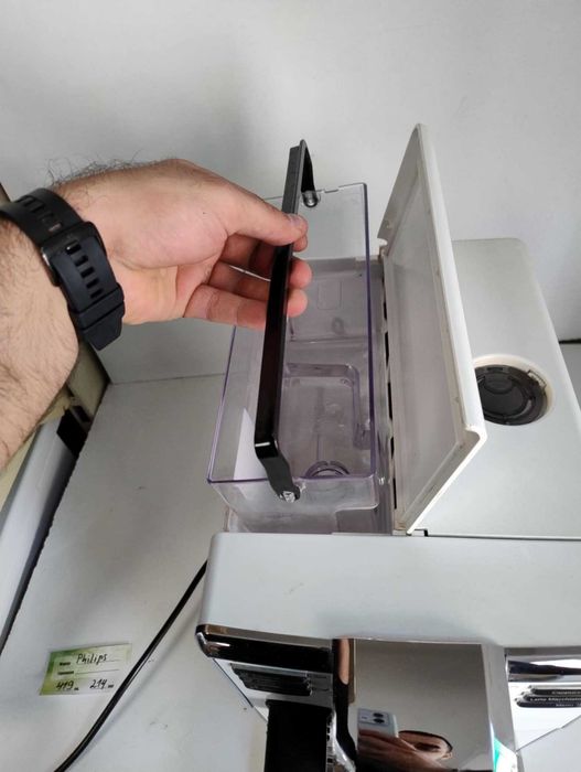 Бяла Кафемашина-Кафеавтомат Philips  5000 Series Капучино,Американо