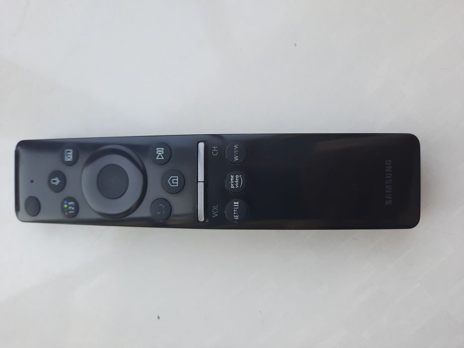 Пульт от телевизора Самсунг QLED.