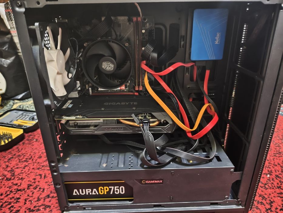 I5-9400f gtx 1060 3gb, 128gb+256gb ssd, 256gb hdd. 2x8 ddr4