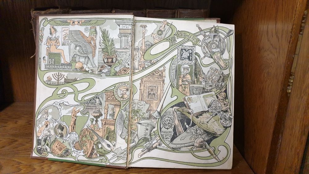 Set de carte veche – „A Világ Történelme” (Istoria lumii), 5 volume (I